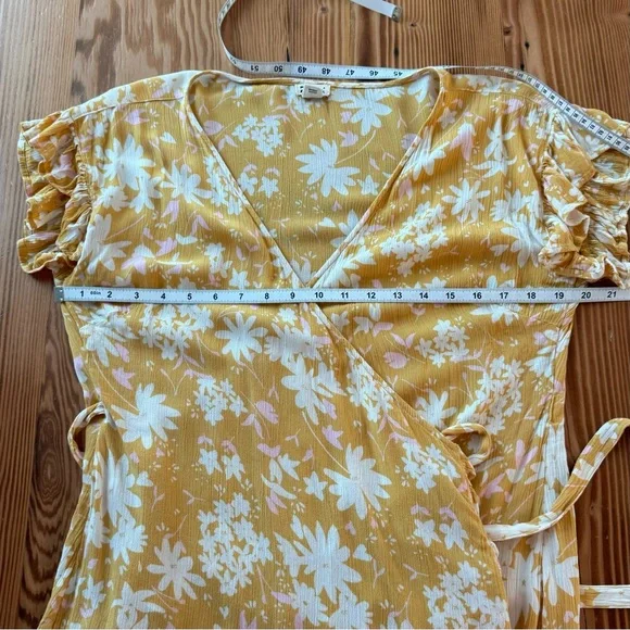 Billabong Wrap and Roll Floral Dress in Bright Gold - Picture 10 of 11